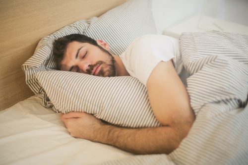 Jak szybko zasnąć? Najbardziej skuteczne sposoby